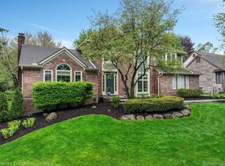 1027 Portsmere Ct, Northville, MI