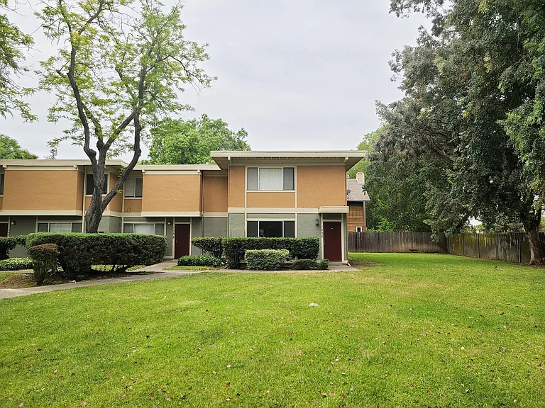 1536 Drake Dr — Photo 20