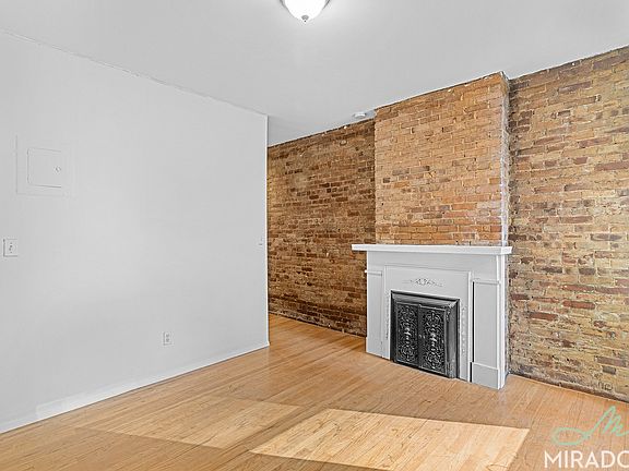 3rd image of 170 E 89th St #2