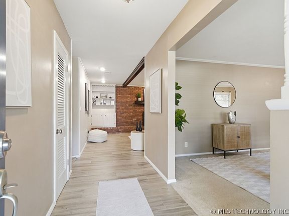 4th image of 5860 S Hudson Pl