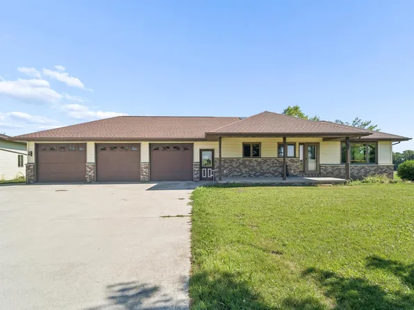 N3200 Minahan Rd, Chilton, WI 53014