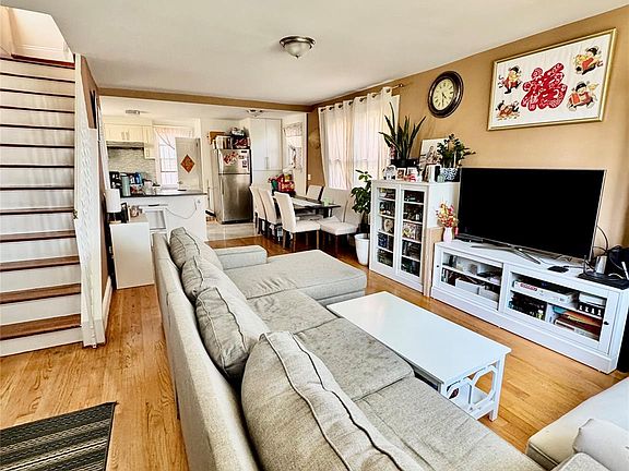 3rd image of 127-19 9th Avenue