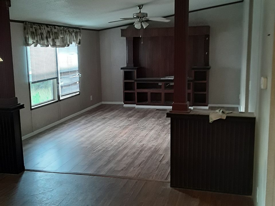 1st image of 219 Lakeside Dr