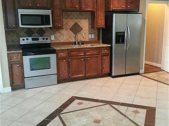 4th image of 1515 Scarborough Ln