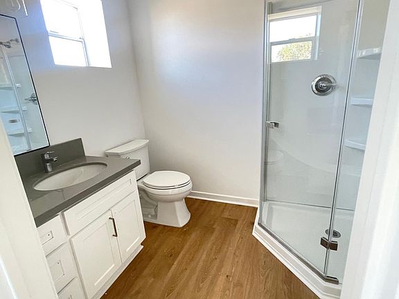 5th image of 654 W 18th St APT D