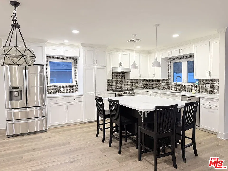 3 bed, 2.0 bath, 1546 sqft, $5,250 — Photo 4