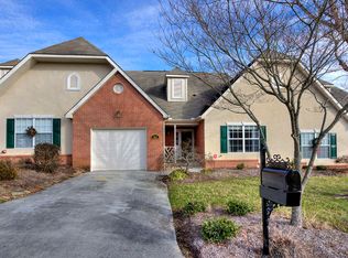 5924 Round Hill Ln, Knoxville, TN 37912