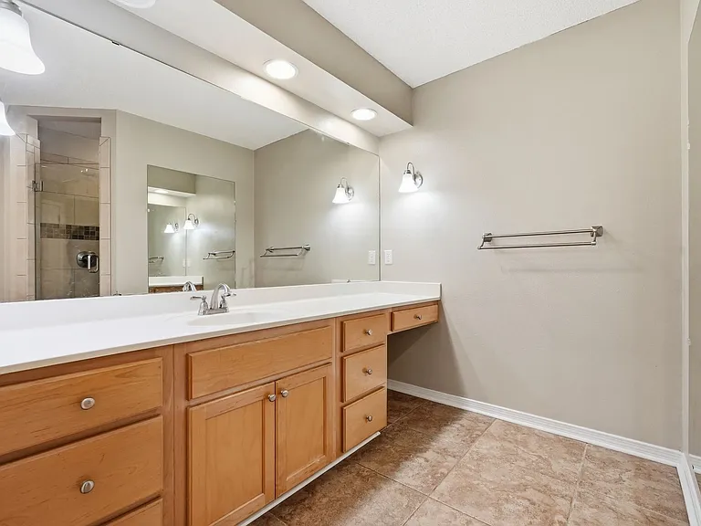 1651 Northridge Rd — Photo 33