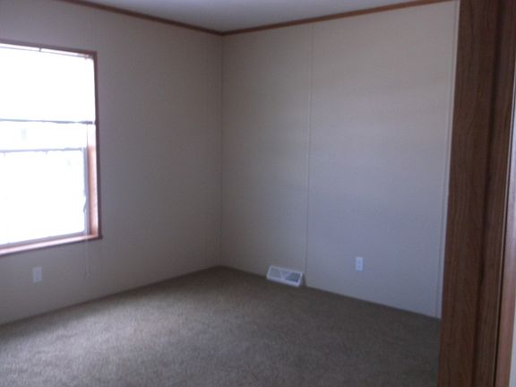 4th image of 39 N Byron Dr