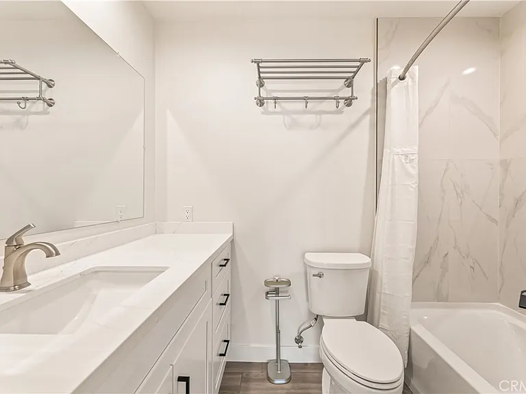 5409 Radford Ave #7 — Photo 21