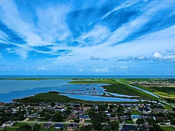 3804 20th St N, Texas City, TX 77590