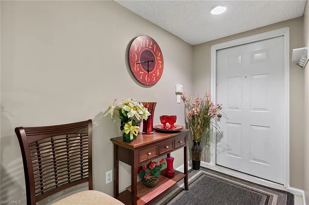 2 bed, 2.0 bath, 1201 sqft, $1,900 — Photo 3