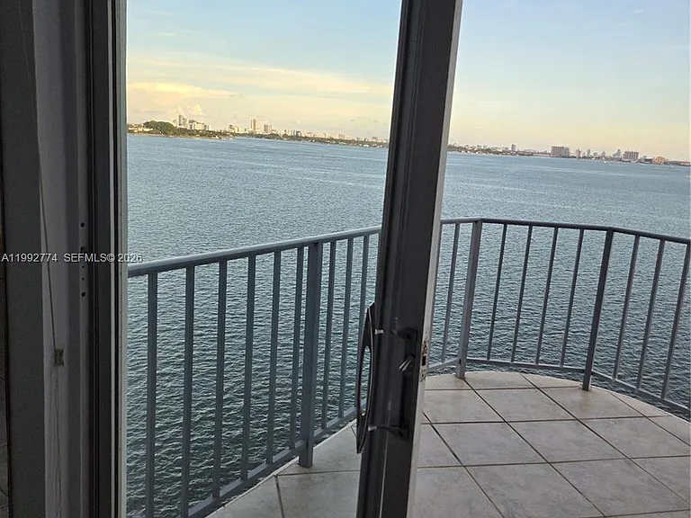 11930 N Bayshore Dr #1006 — Photo 4