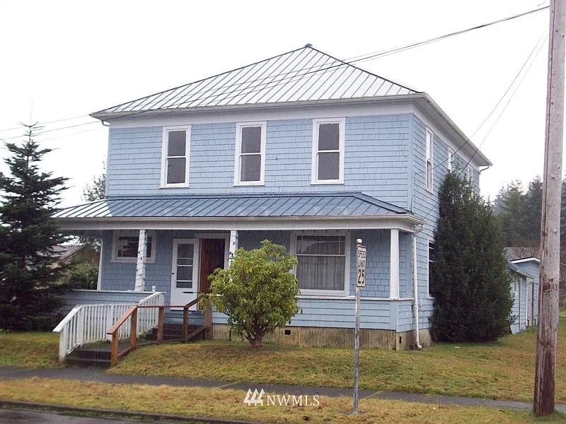 317 E Street photo 1