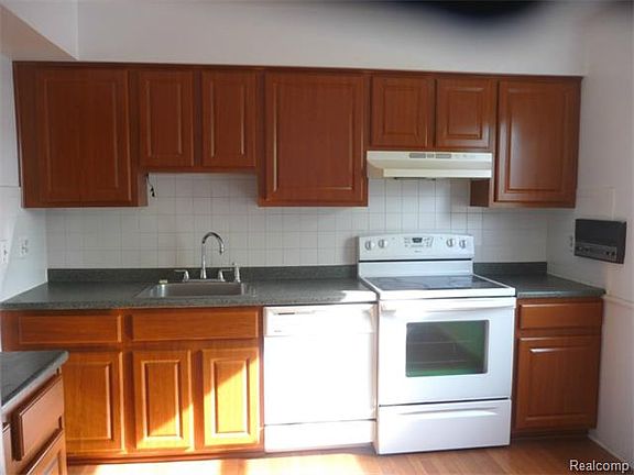4th image of 1846 Brentwood Dr #544