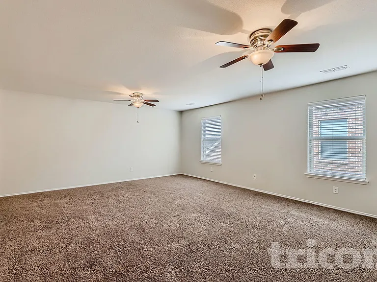 1307 Hidden Valley Dr — Photo 4