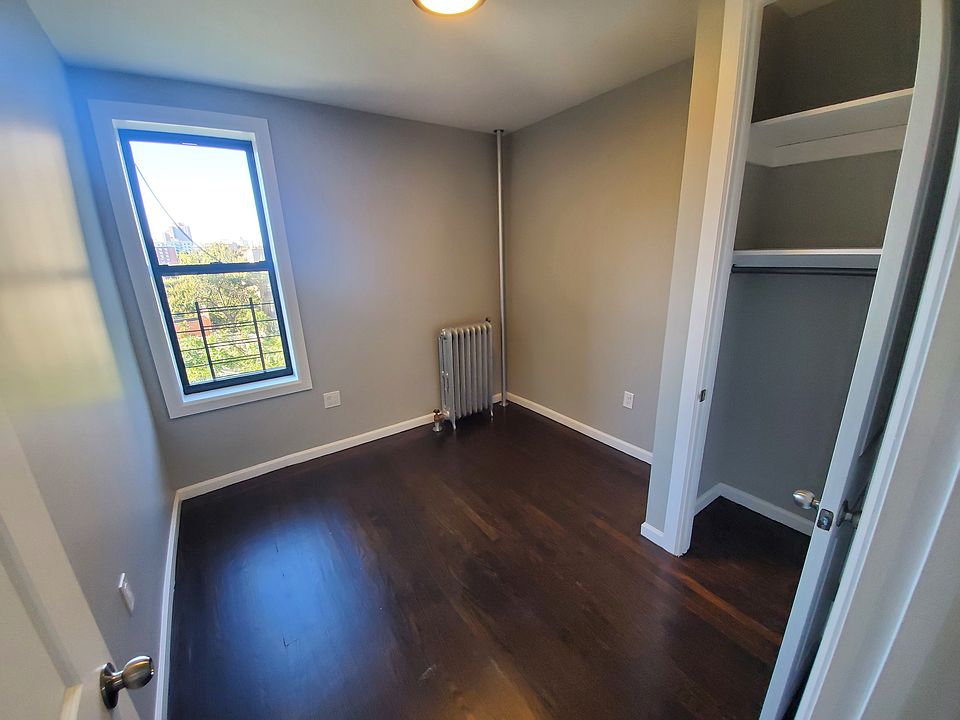 2nd image of 901 Woodycrest Ave APT D2