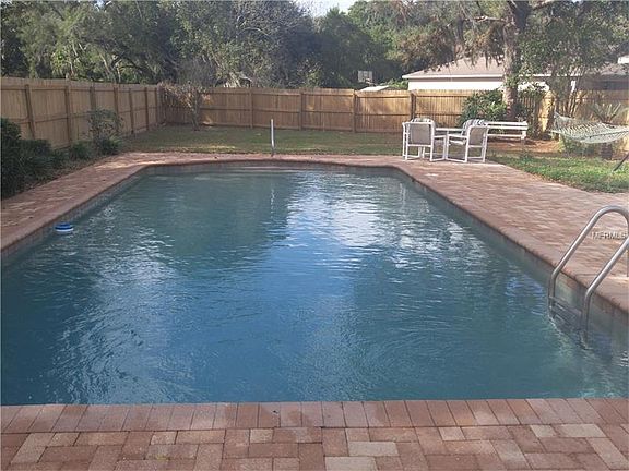 4th image of 1125 Pinecrest Dr