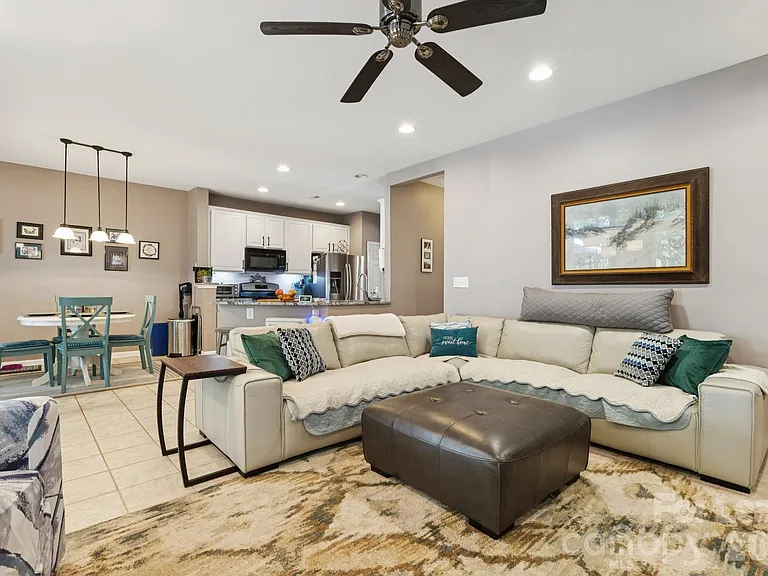 6037 Queens Walk Ct — Photo 13