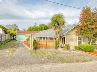 63752 Mullen Rd, Coos Bay, OR 97420