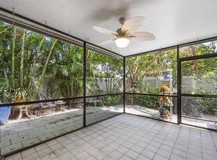 205 Woodshire Ln #18, Naples, FL 34105