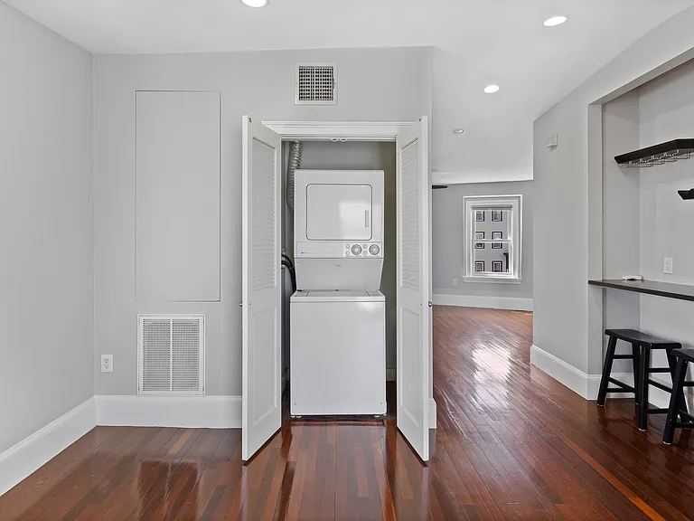 24 Emerson St #3 — Photo 8