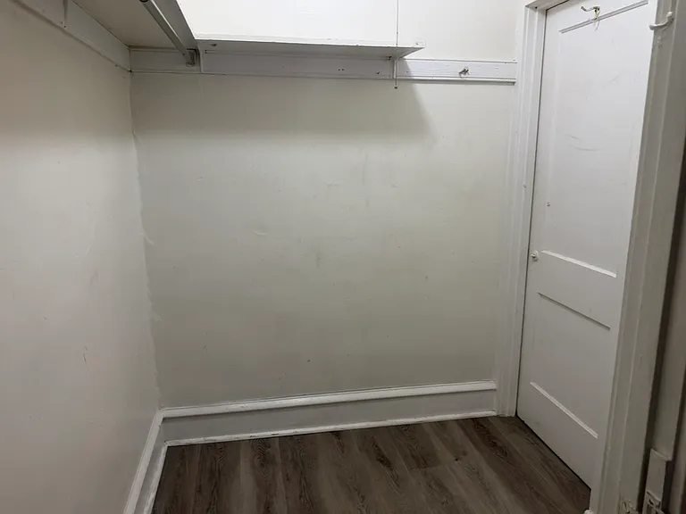 2329 W Marshall Rd #2-R — Photo 2