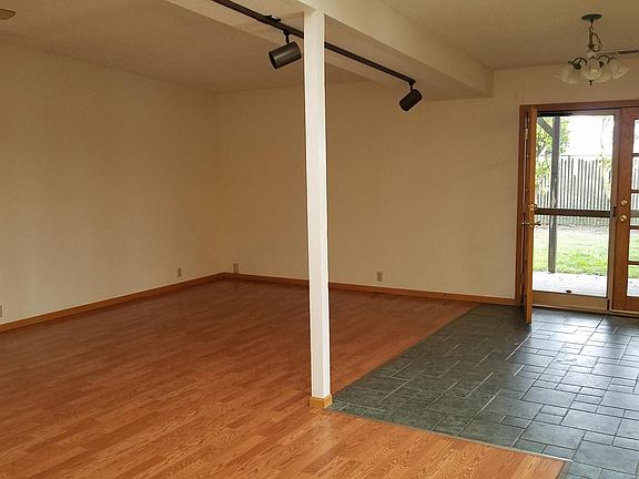 2nd image of 725 Del Oro St