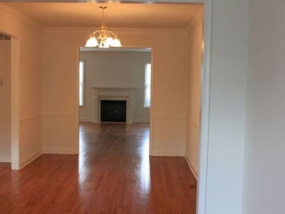 2nd image of 130 Wyndham Ln