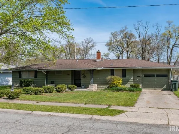 2509 E Club Dr, South Bend, IN 46615