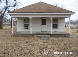 413 S Cedar St, Commerce, OK 74339