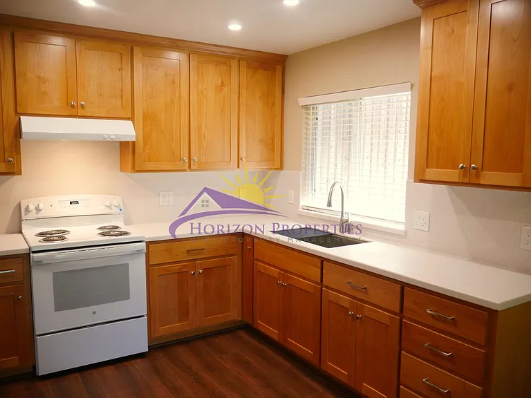 6986 Greenbrook Cir — Photo 10