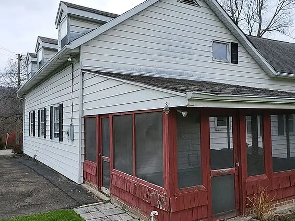 16 Pine St, Port Crane, NY 13833