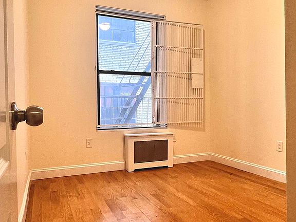 4th image of 844 Amsterdam Ave APT 4S