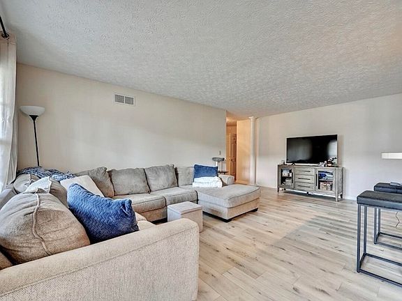 5th image of 6949 Parkview Dr