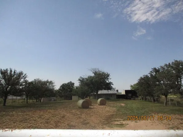 420 Juniper Rd, Bronte, TX 76933