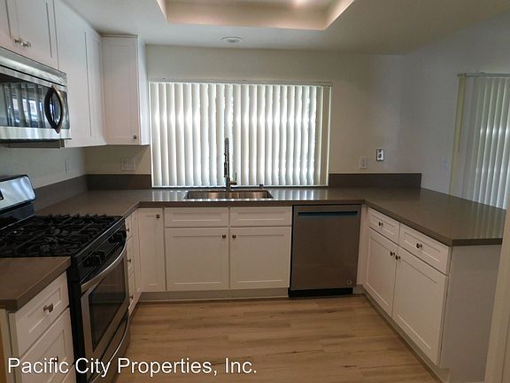 5th image of 2438 E Puritan Dr