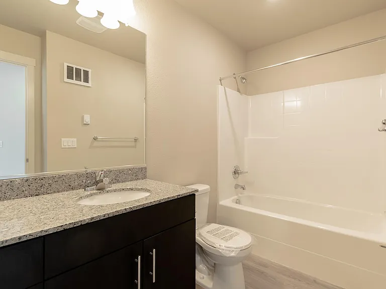 1x1/2x2 Bathroom