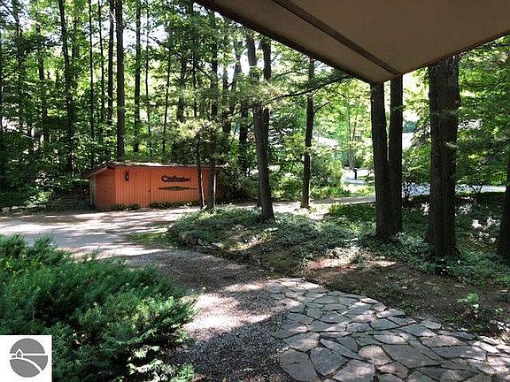 4th image of 6720 Franklin Woods Dr