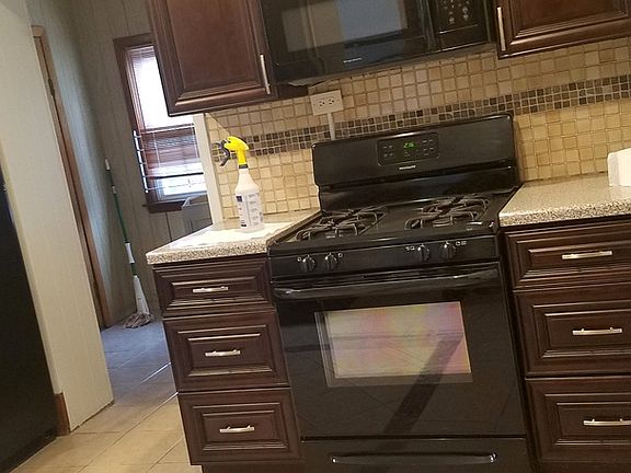 2nd image of 2320 W Schubert Ave #1
