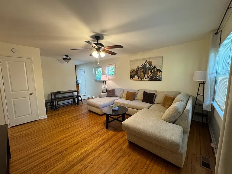 200 Parthenia Dr — Photo 6