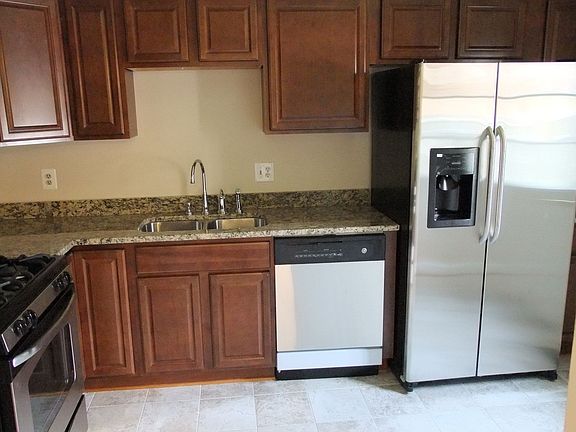 2nd image of 3128 Antrim Cir