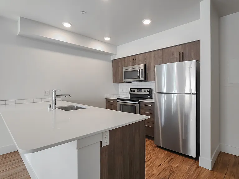 Dunn Motors Apartments — Photo 112