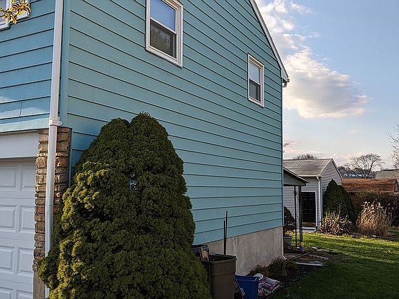 4th image of 807 Karoly St