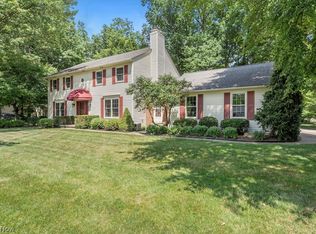 32382 Orchard Park Dr, Avon Lake, OH