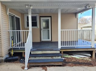 911 Pleasant St, Waukesha, WI 53186