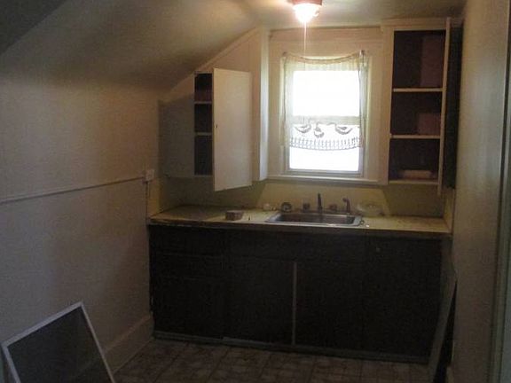 4th image of 278 E Lucius Ave