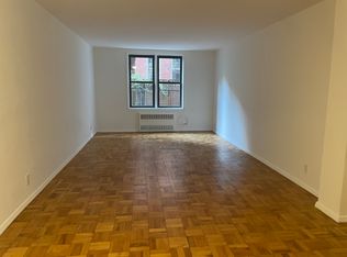 110 Bank St APT 1F, New York, NY 10014