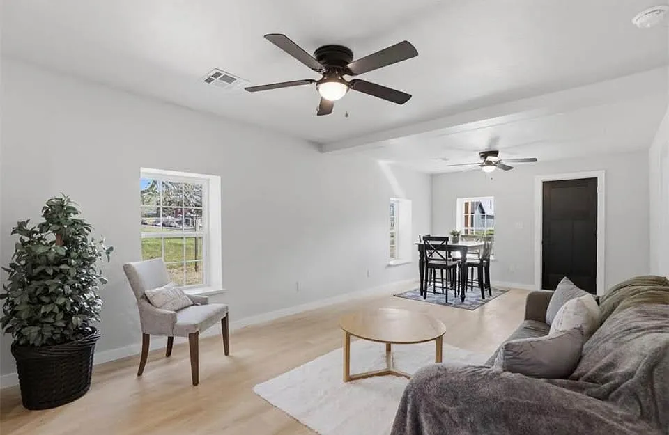 3 bed, 1152 sqft, $1,750 — Photo 3