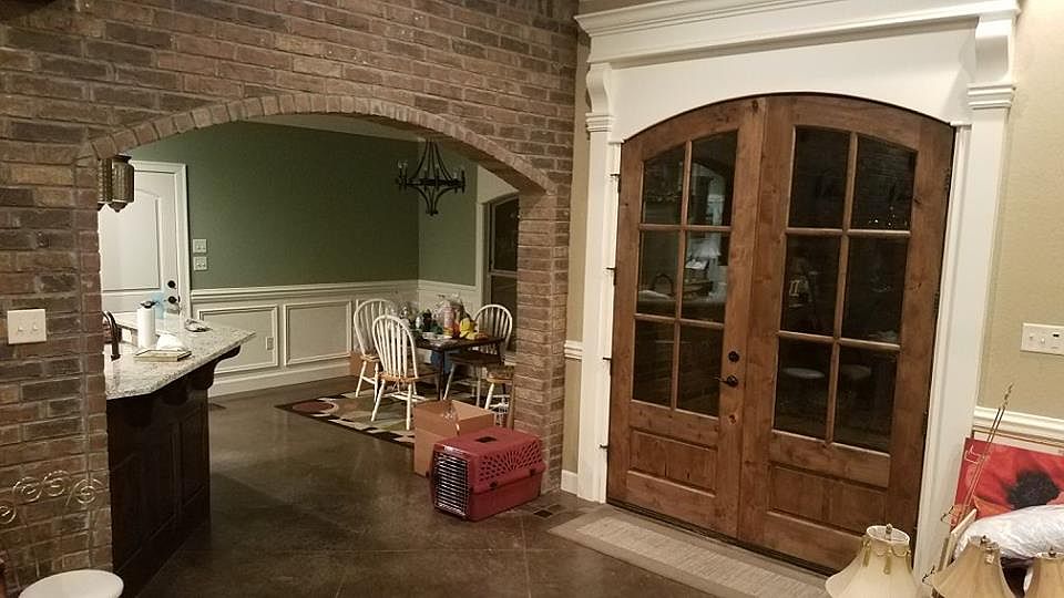 1st image of 32 Majestic Valley Dr